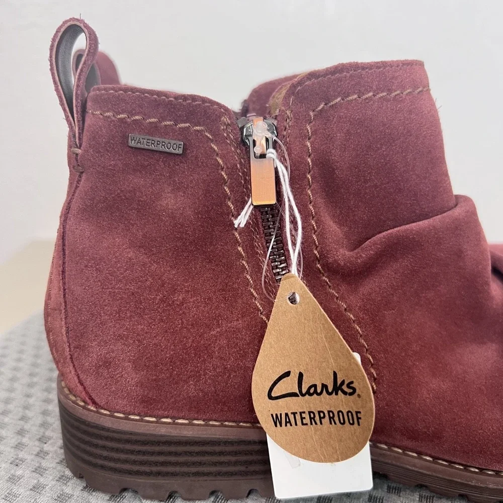 Clarks Aspra Walk Waterproof Ankle Boots Womens 9 Wide Rich Red Suede Comfort